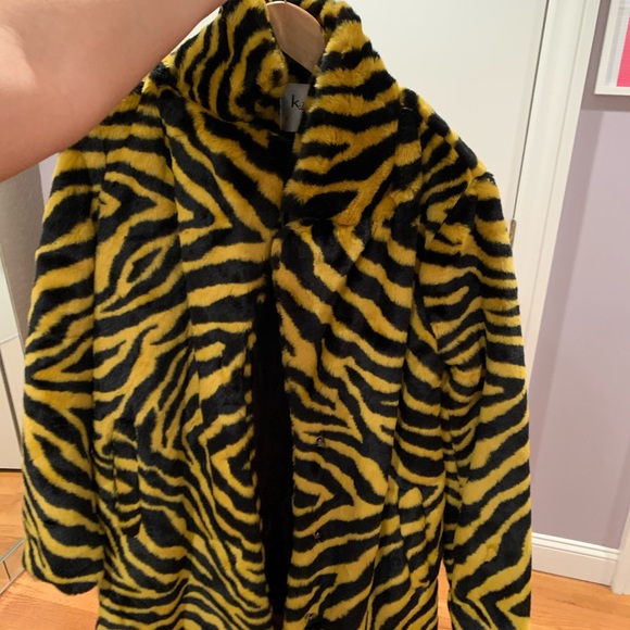 Wild Love of Ours Tiger Faux Fur Coat - Picture 5 of 9